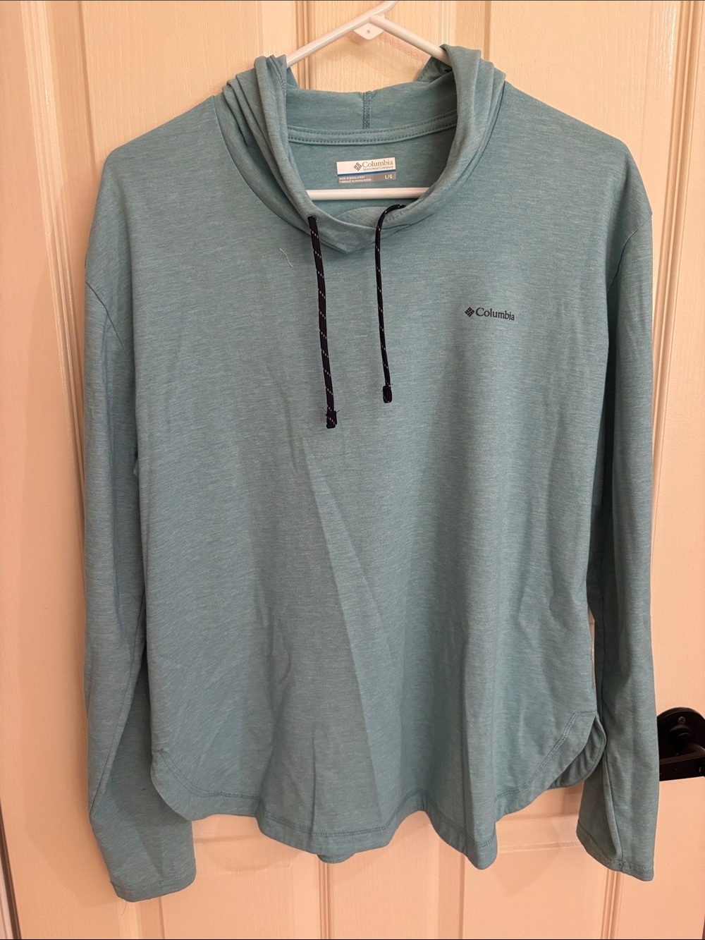 Columbia Hooded Pullover - Teal shade shirt